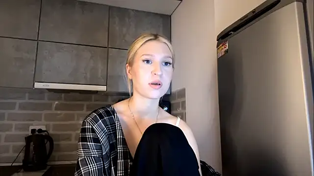 DozyLagging's cam snapshot