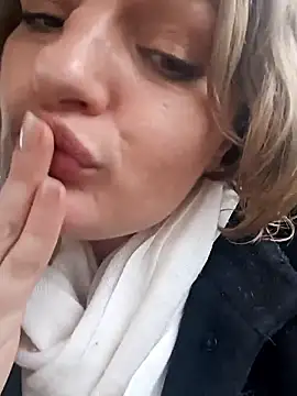 marilynecoquine live sex cam