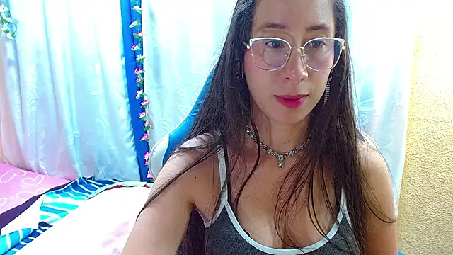 Gia_leinn live sex cam