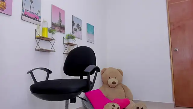 Emma_lean live sex cam