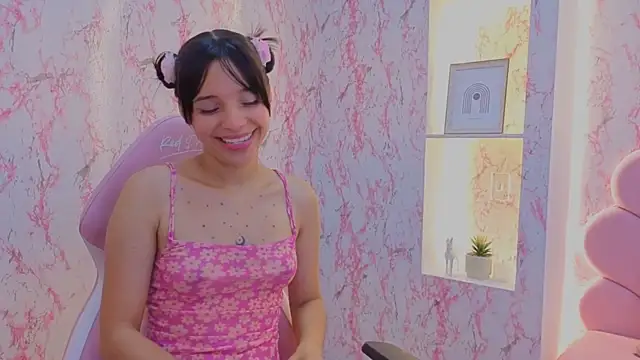 IssaSkinny's cam snapshot