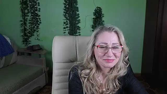 Habibi_Honeyy's cam snapshot