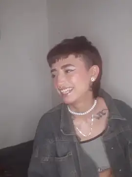 AlexxaAndRileyy live sex cam