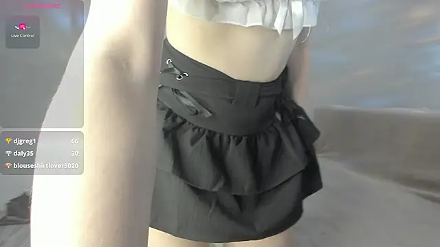 DivineSolana live sex cam