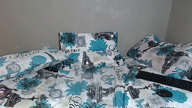 Lunalee live sex cam