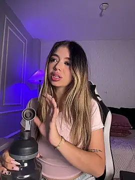 HoneyMollyX live sex cam