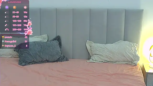 KatieRouge__'s cam snapshot