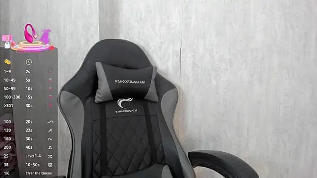 AriMonoban's cam snapshot