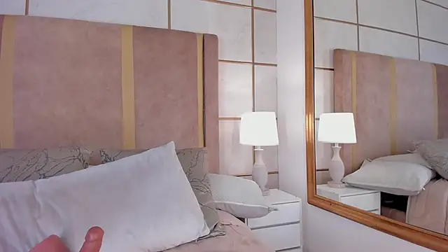 lyrabellini's cam snapshot