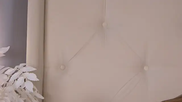 ur_wet_dreams's cam snapshot