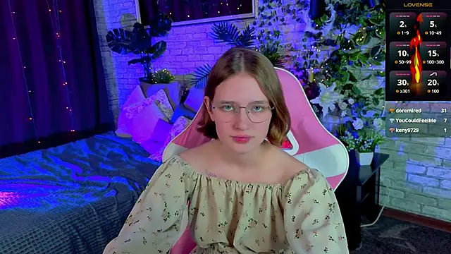 Mia_Mooore's cam snapshot