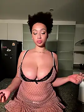 Naomisroom's cam snapshot