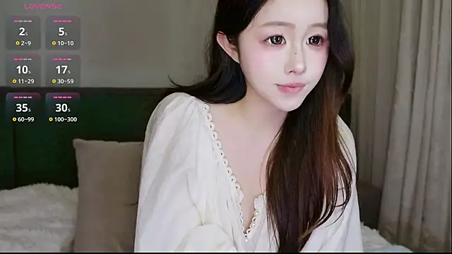 Hazel-11 live sex cam