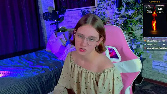 Mia_Mooore's cam snapshot