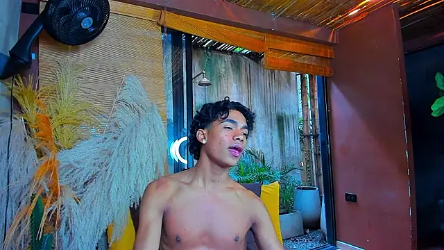 AlanCutee live sex cam