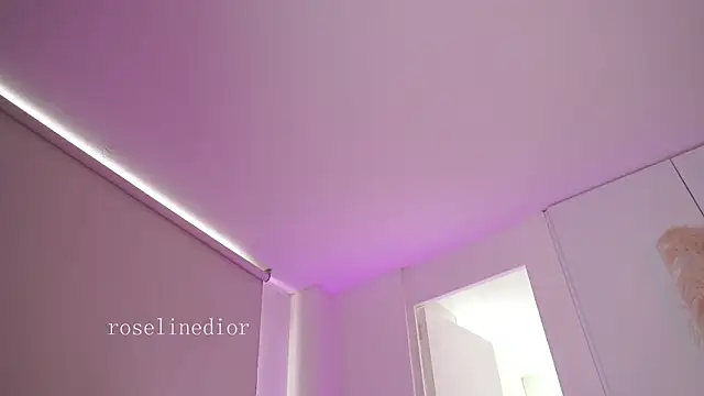 roselinedior live sex cam