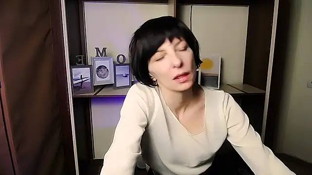 _AngeliaFlow_'s cam snapshot