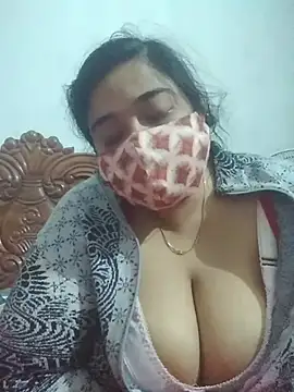 momo_loves's cam snapshot