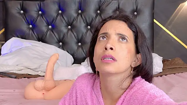 amabel_zambrano's cam snapshot