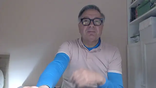 YOU6me's cam snapshot