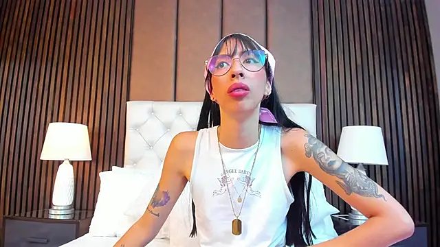 Kendal_Foxxx live sex cam