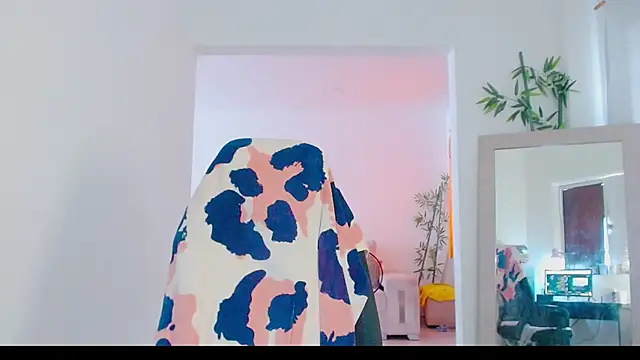 sarah_benz_'s cam snapshot