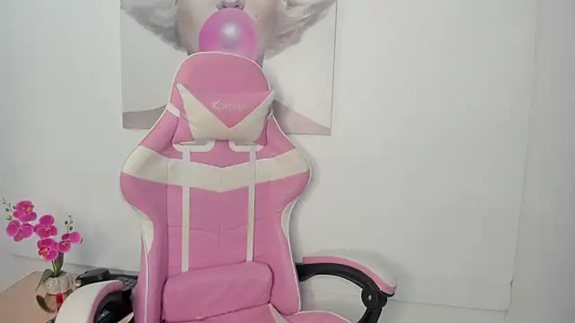 Ladymadinght's cam snapshot