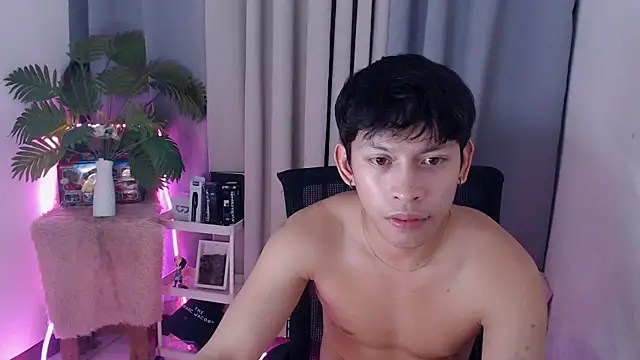 pinkcock_froi2305's cam snapshot