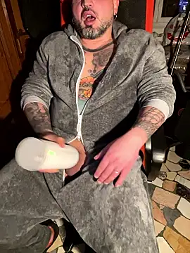 BullTattooBsx's cam snapshot