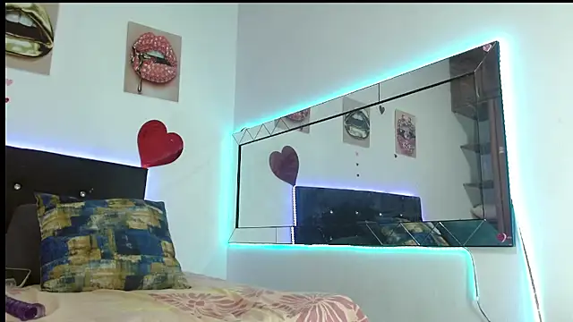 antonella_pink2's cam snapshot