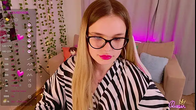 KellyHayden's cam snapshot