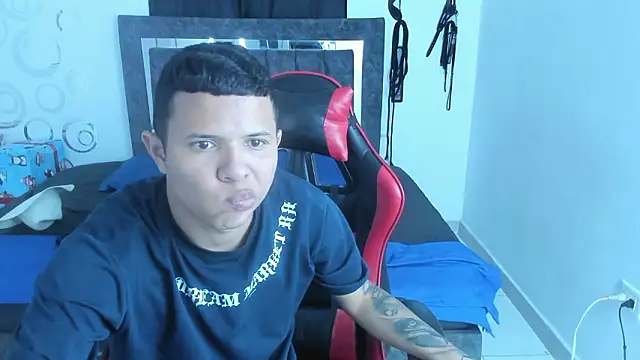 Steven19_LatinBoy's cam snapshot