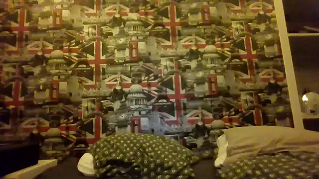 Lynylou's cam snapshot