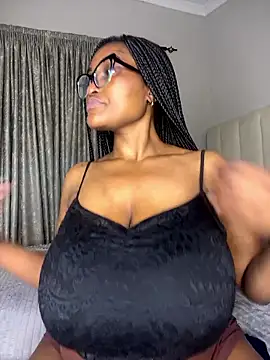 Bustygoddess32 live sex cam