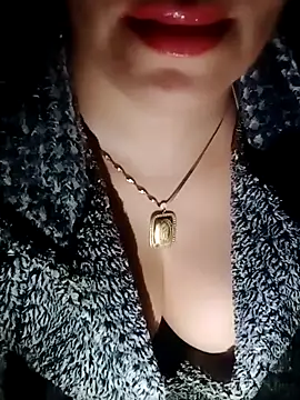 Maya-Moon's cam snapshot