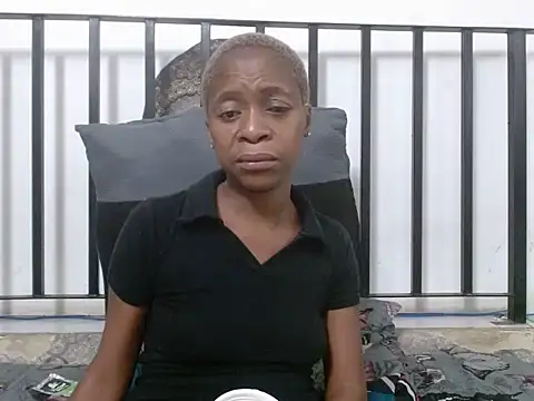 slenderbee2005's cam snapshot