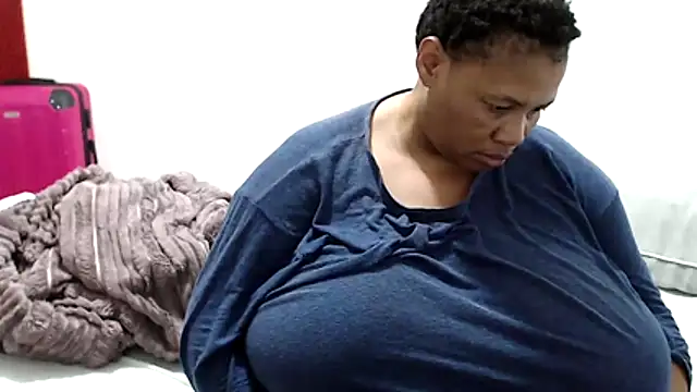 Bustyslave48's cam snapshot