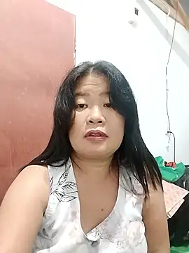 Lovelywoman43's cam snapshot