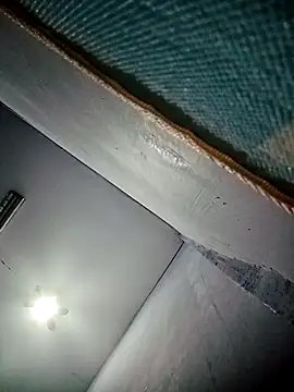 TropicalFlower's cam snapshot