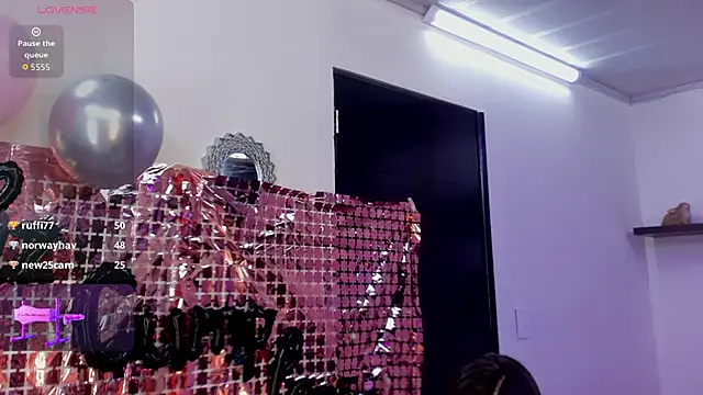 Pretty_Johnson_'s cam snapshot