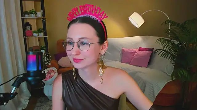 YourLovellyStory's cam snapshot