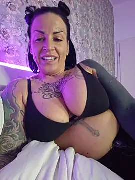 EmilyDiazofficial's cam snapshot