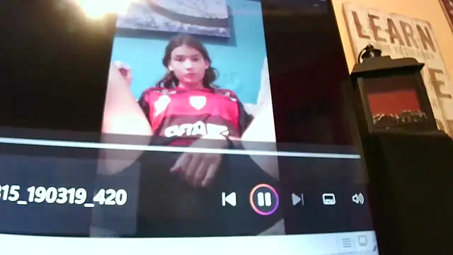 DeifyingSyndic's cam snapshot