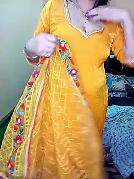 PRIYA_22's cam snapshot