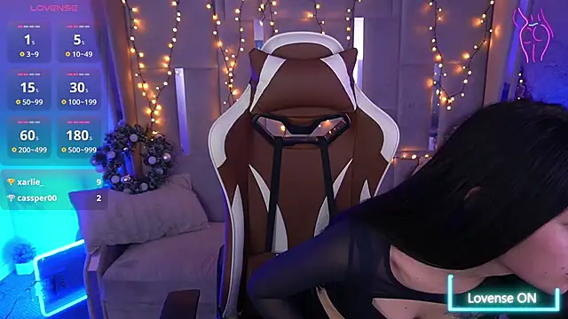 EliseVelour live sex cam