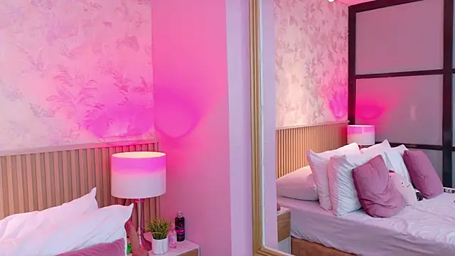 AdelineJhones live sex cam