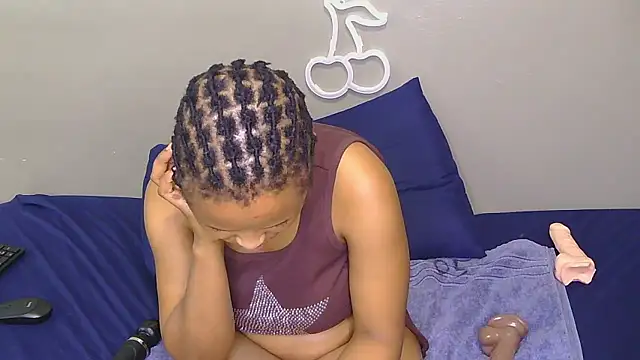 Serafynn's cam snapshot