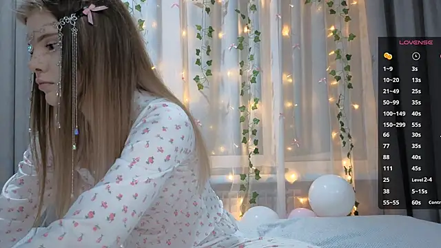 CarolinePepper's cam snapshot