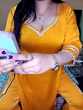 PRIYA_22's cam snapshot