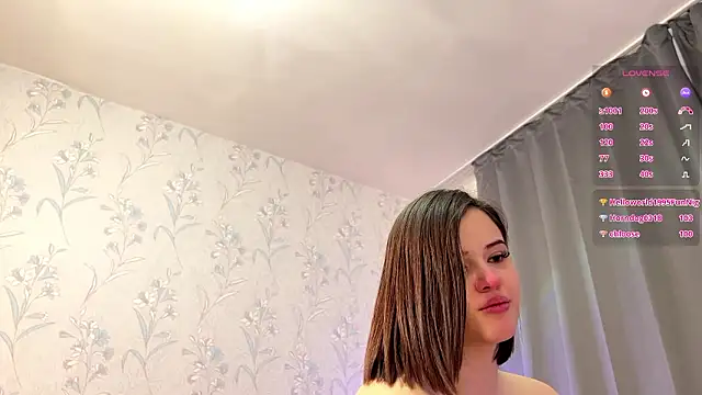 WiaSiviaSun live sex cam